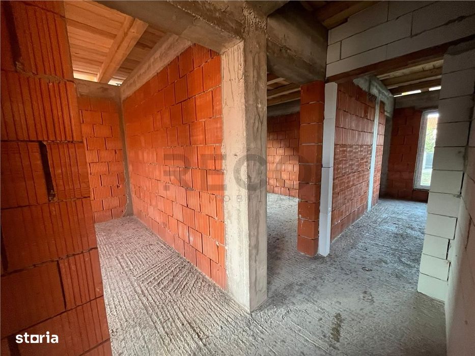 RECO Casa plan parter cu 3 dormitoare-la rosu- Paleu