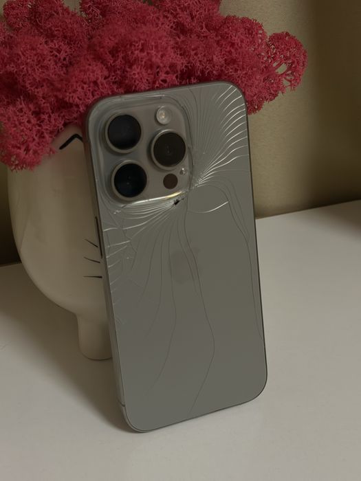 *Iphone 15  Pro*