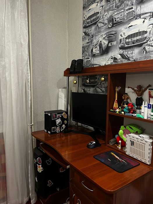 Продам    компьютерный   стол