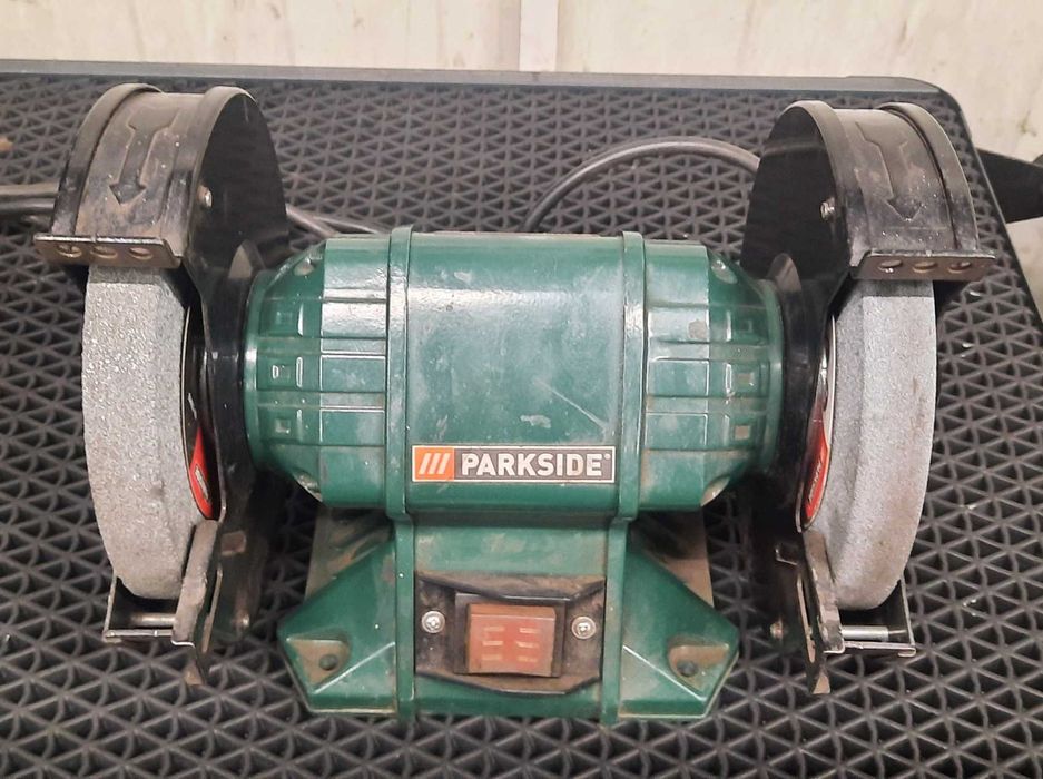 Малко употребяван електрически шмиргел Parkside PD0S 200 C2