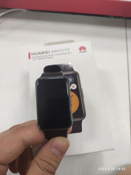 Продам часы Huawei Fit