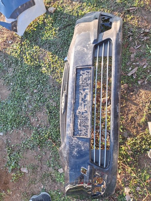 Предна броня за Ford Galaxy 2010