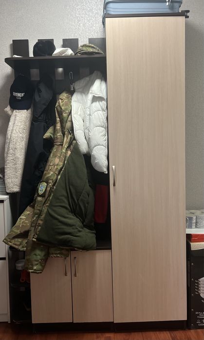 Продам  шкаф для прихожей