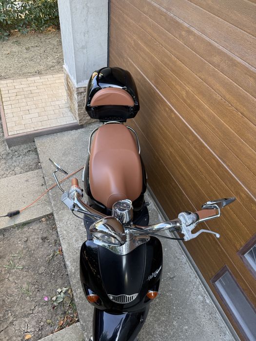 Vând scuter Aprilia L3e.