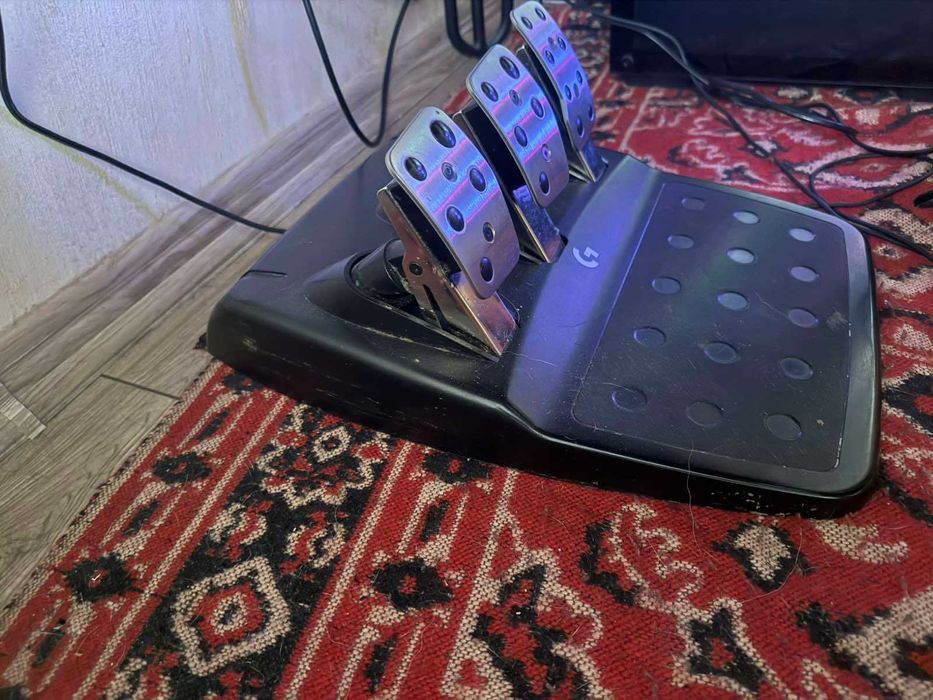 Волан с педали Logitech - G923, PS4/PS5/PC, черен