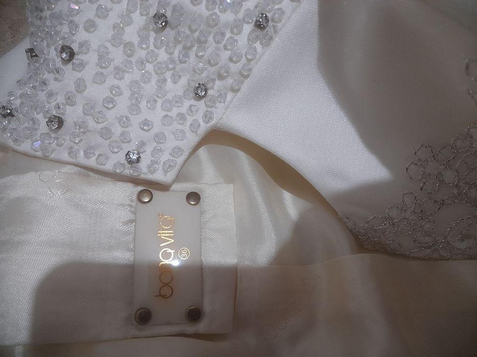 Красивая нарядная тройка