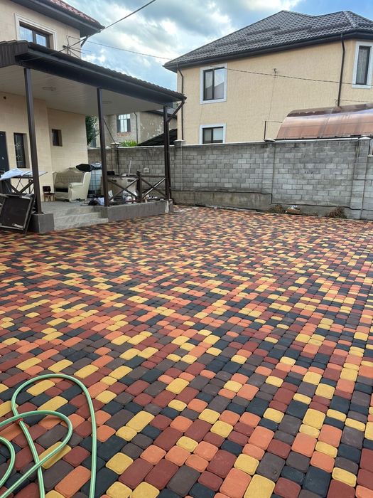 Укладка брусчатки (тратуарной плитки)