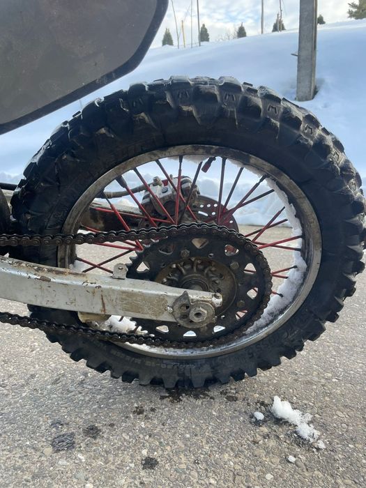 Vând/schimb Yamaha dt125 2003
Piston prox cota A aproximativ 50 ore
Pl