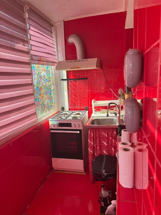 Vând apartament decomandat Valea roșie  etaj 10