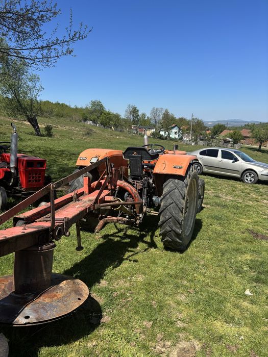 Vand tractor fiat 640 cu cositoare si grebla