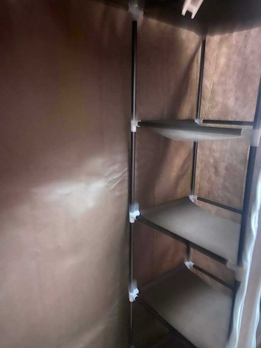 Продавам платнен гардероб