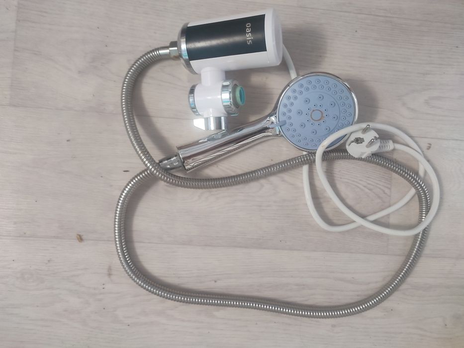 Продам проточный водонагреватель