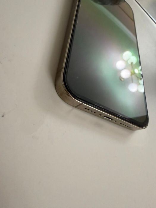 Iphone 14 pro max gold