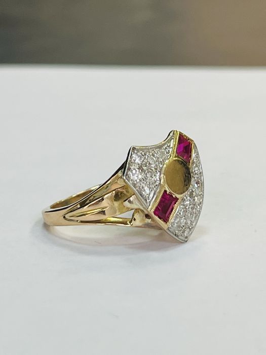 Пръстен бяло злато , рубини и брилянти