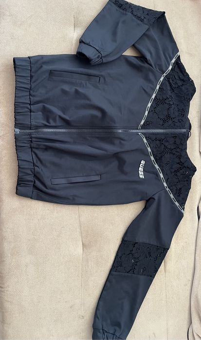 Суичър с дантела GUESS