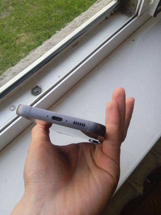 Samsung S23 FE.