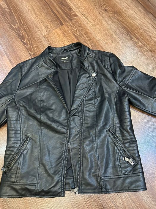 Продам Куртки на 42-44 размер