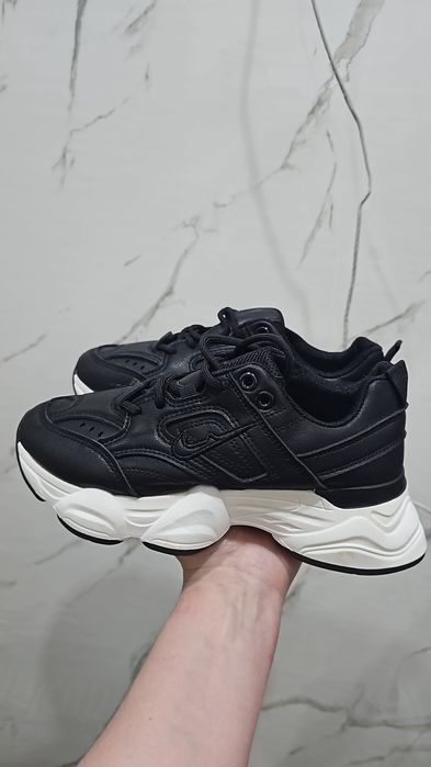 Продам новую обувь