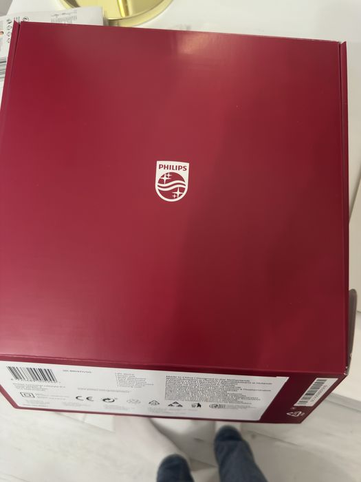 Фотоепилатор Philips Lumea 9900