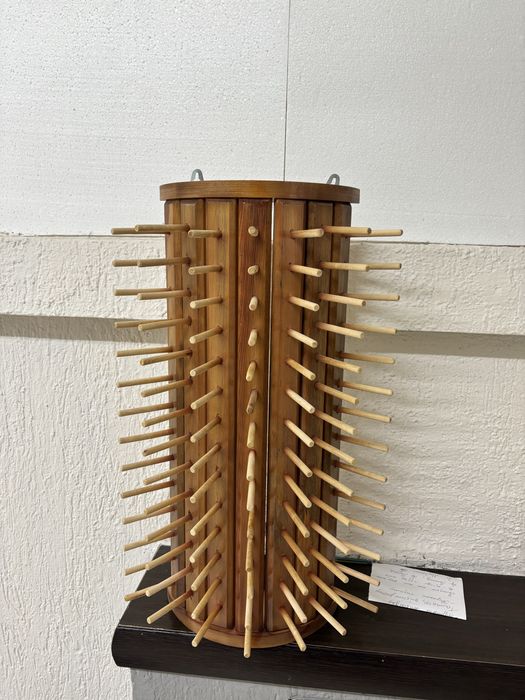 Держатель для катушек ниток