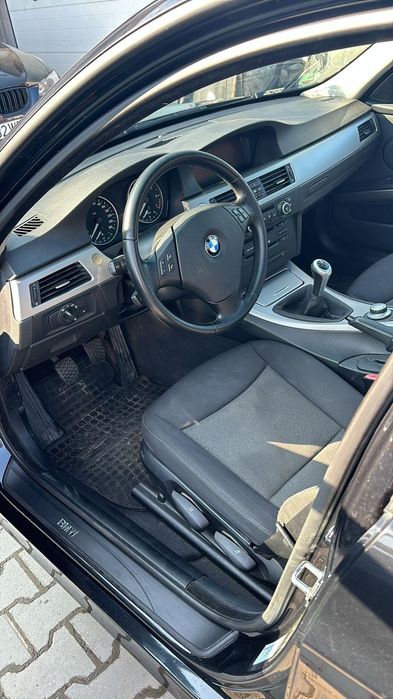 Vând BMW 320i 2007