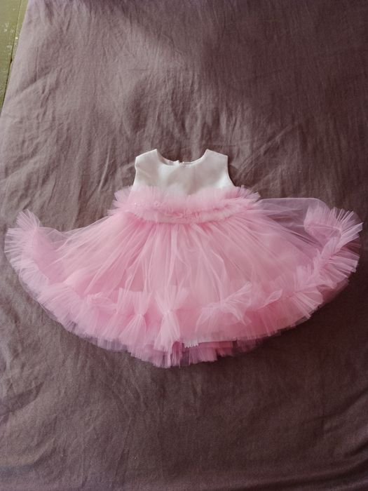 Розова рокля за момиче