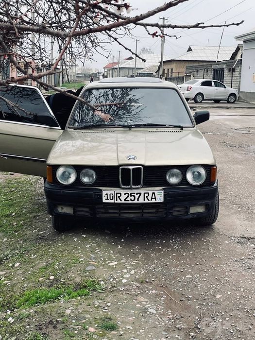 BMW e21 316 sotiladi.