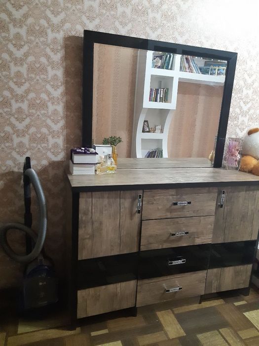 4 xonali kvartira sotiladi 4 etajlik dom 2 etaj