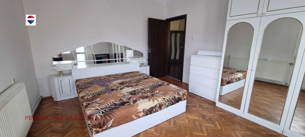 Продава се Тристаен апартамент в Русе, Център - 95 кв.м за 985 €/кв.м - Снимка #6