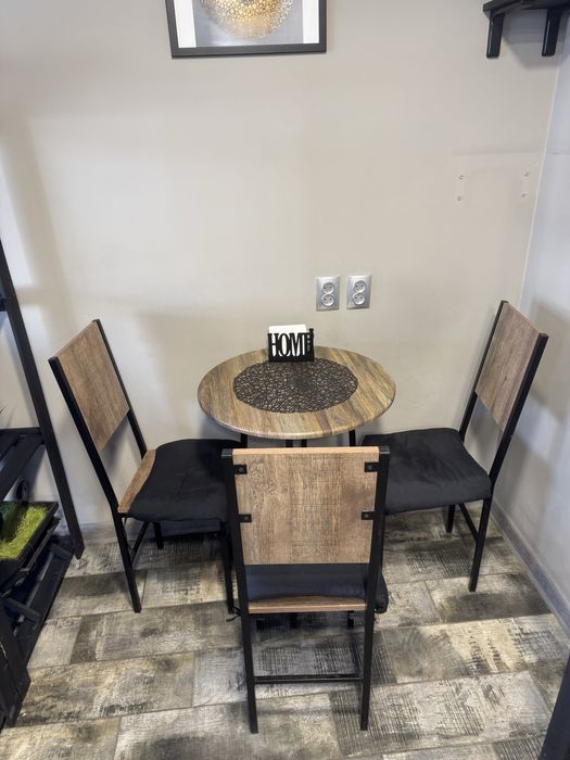 Продам столы и стулья