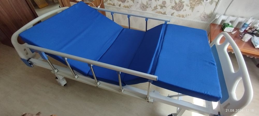 Медицинская кровать