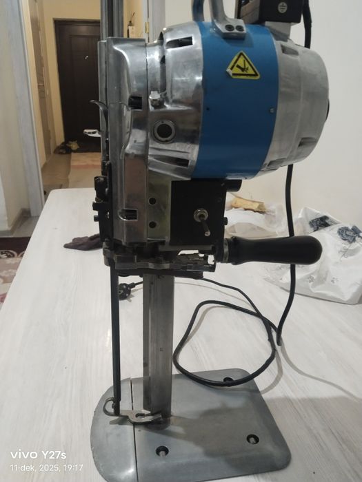 Tikuv qaychisi xolati yangi