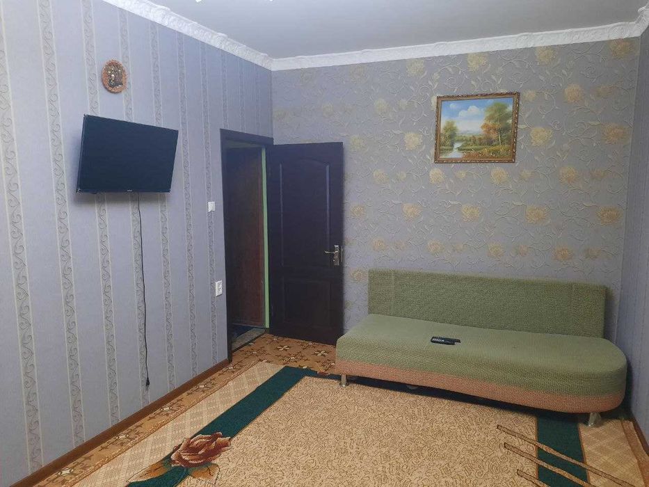 Своя. Чистая квартира с огородиком на 1-м этаже около метро Юнусабад.