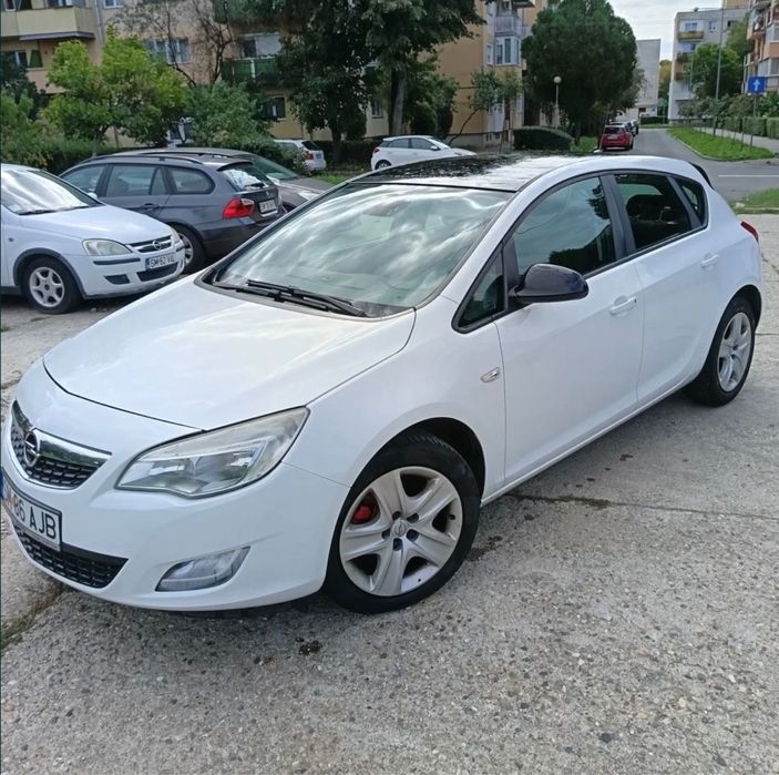 Opel Astra J motor 1.7TDI înmatriculată