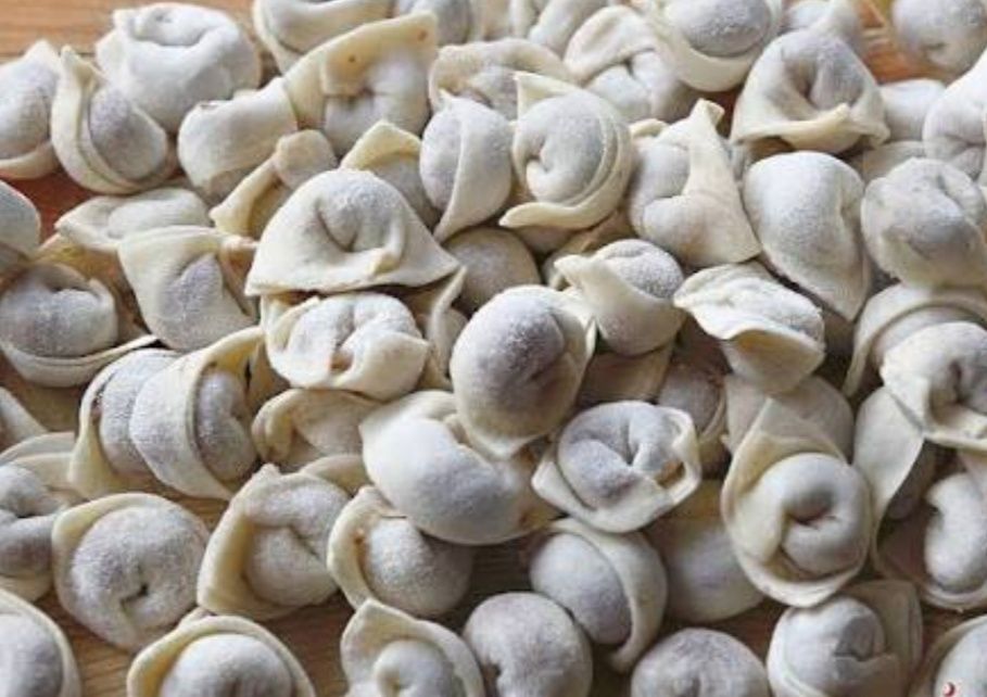 Yarim tayyor mahsulotlar somsa.pelmen.cheburek.manti.buyurtma qab qila