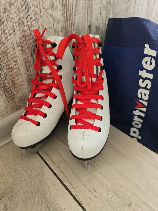 Фигурные коньки.