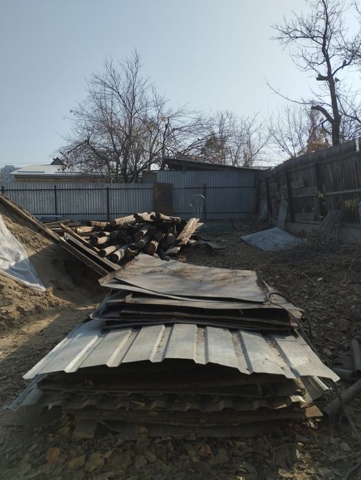 Продам металлическую дверь, металлолист и жесть