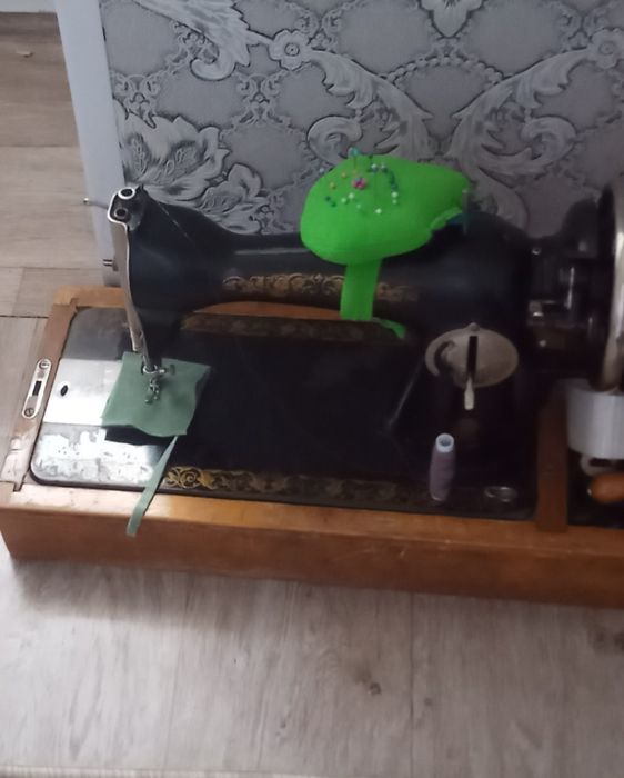Продам швейная машинка