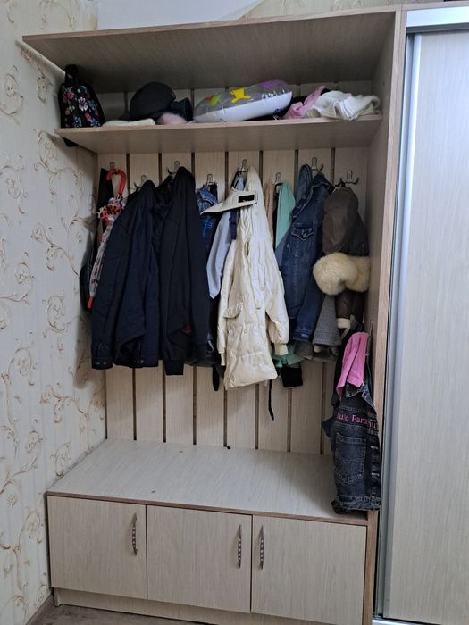 Продам шкаф для прихожей