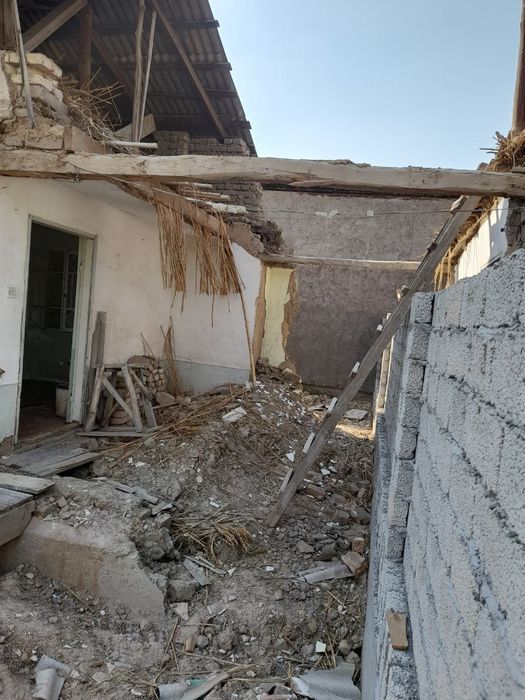 Рядом с метро. участок 2.3 сотки!под строительство  Дома! Метро яки