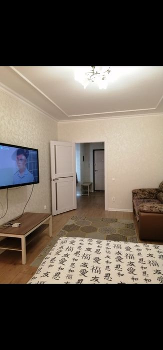 Посуточно квартира Сауран Тауерс