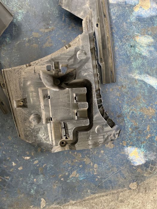 Ornament plastic aripa trager suport bara spate bmw f10