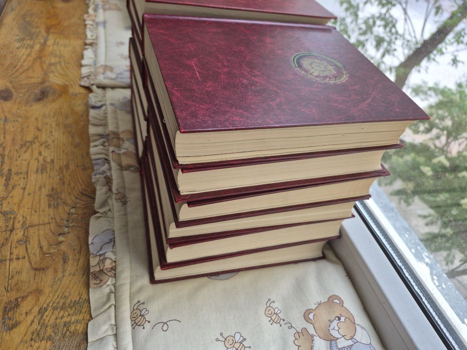 Продам б/у книги Венок славы