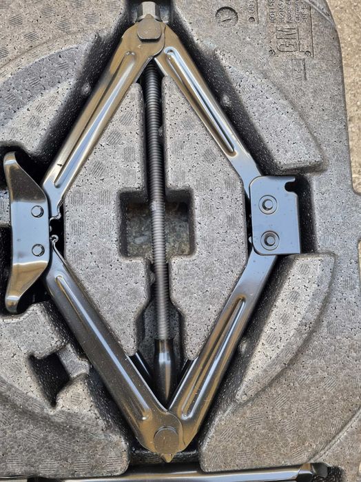 cric+kit pana Opel Astra K