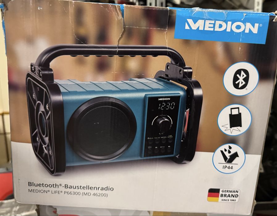 Работно Радио с Bluetooth и Акумулаторна Батерия 2000mAh / Безкабелно Работно Радио 5W