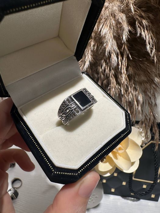 Серебряный шикарный перстень  Серебро 925 есть доставка