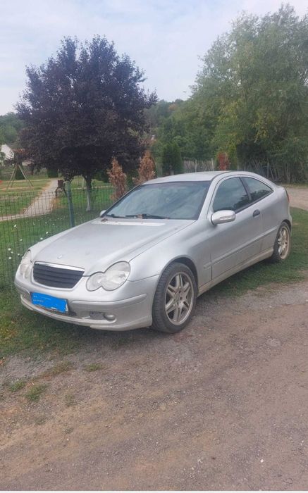 Vând Mercedes Benz C 200