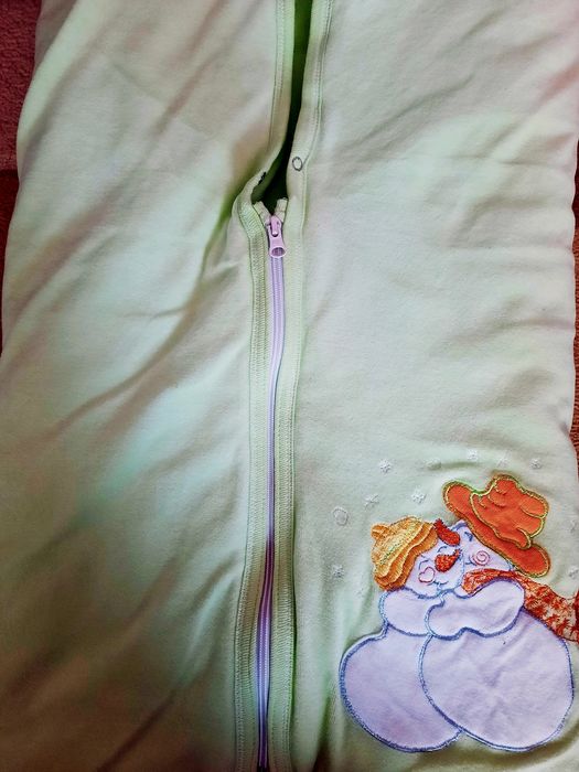 Порт бебе в свеж ментов цвят