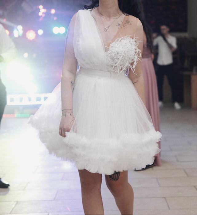 Rochita , purtată o singură dată