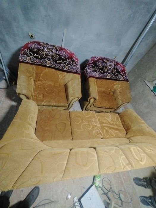 2 шт. кресло 1 шт. диван и 1 шткровать.